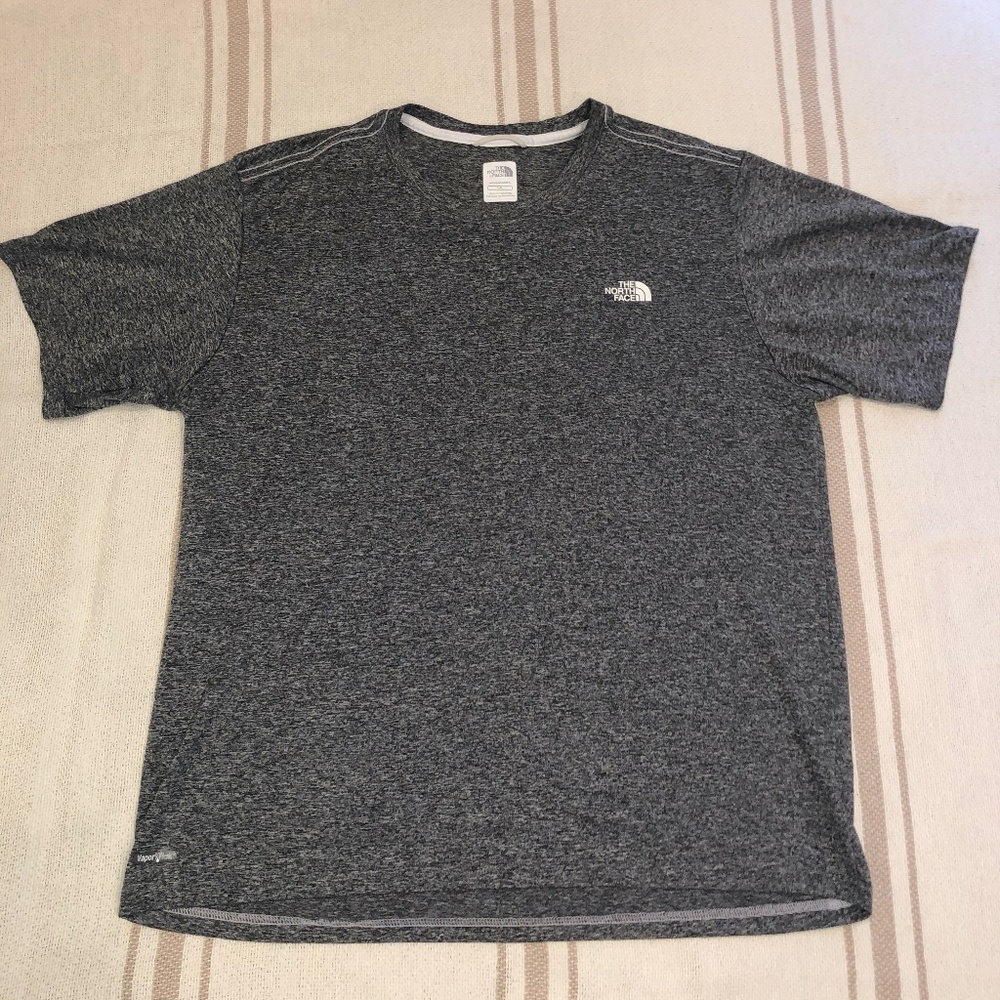 Heather Gray North Face Vapor Wick T-shirt L  NWOT